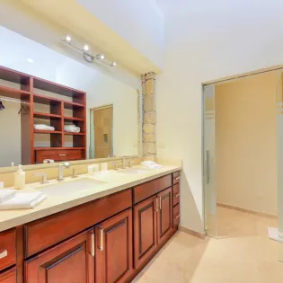 45 bathroom 4 casa manana