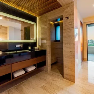 45 maison de cortez bathroom