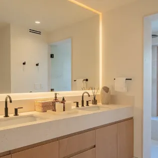 45 villa lazul bathroom2