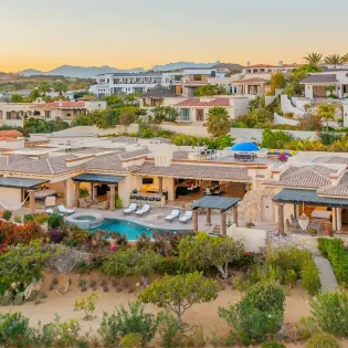 46 exterior villa vista al mar
