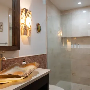46 villa golondrina bathroom