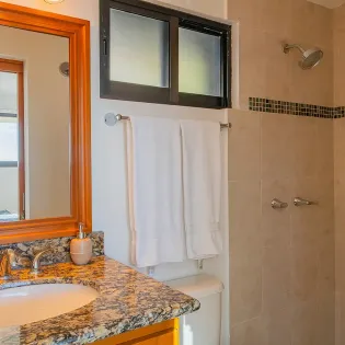 47 casa toro bathroom5