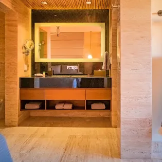 49 maison de cortez bathroom