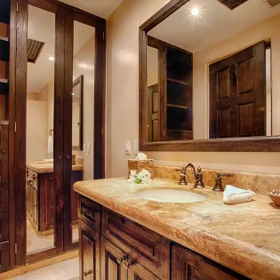 49 villa descanso bathroom