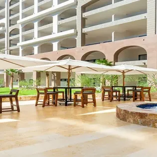 49 villa la valencia resort spa