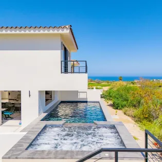 5 casa de monedas poolside