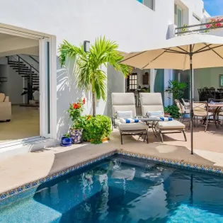 5 exterior villa loretta