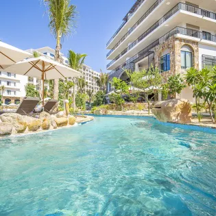 5 villa la valencia resort spa