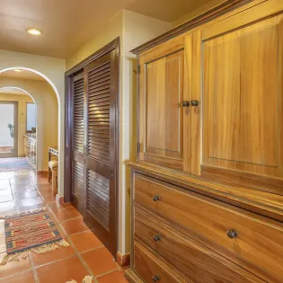5 villa mariposa closet