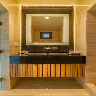 51 maison de cortez bathroom