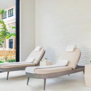 52 villa la valencia resort spa