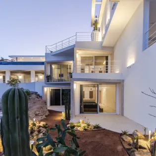 53 exterior villa tanzanita de law
