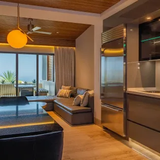 56 maison de cortez living
