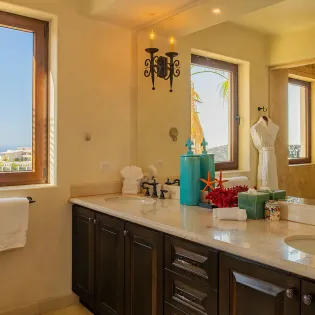 56 villa estrella second suite bath