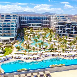 56 villa la valencia resort spa