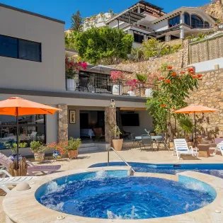 6 casa toro hot tub