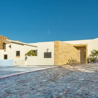 6 exterior villa jade de law