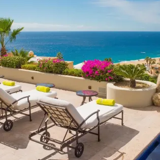 6 exterior villa las flores