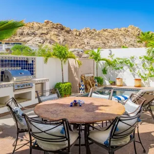 6 exterior villa loretta