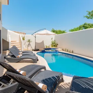 6 exterior villa tamika