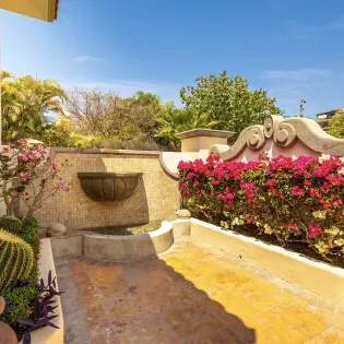 69 villa mariposa exterior