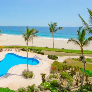 7 casa del mar condominiums pool