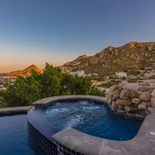 7 exterior hollywood house