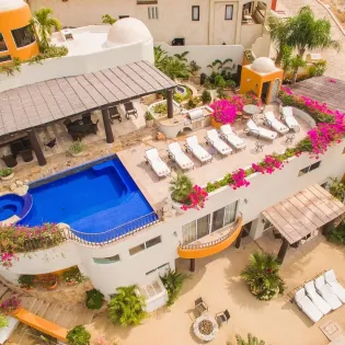 7 exterior villa las flores