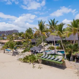 7 exterior villa las rocas