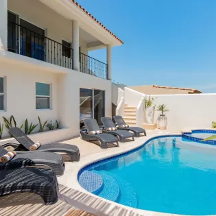 7 exterior villa tamika