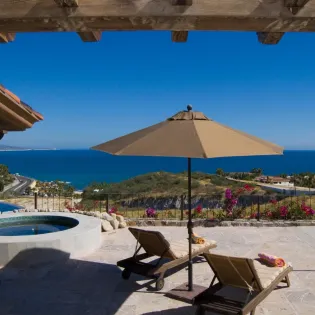 7 exterior villa vista del mar