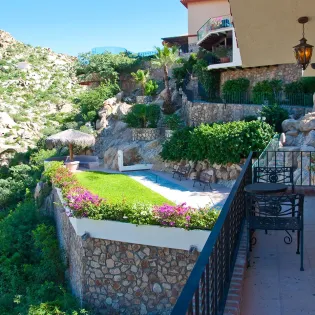 7 villa golden dome patio garden