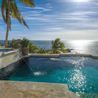 7 villa paraiso pool