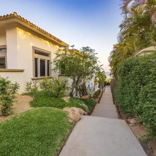 76 villa mariposa exterior