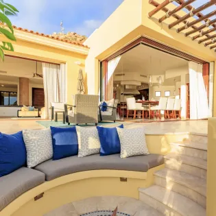 8 exterior casa bella