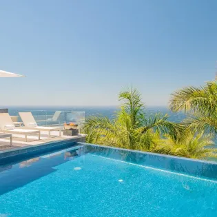 8 exterior mantea casa cabo