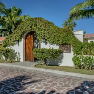 8 exterior villa las brisas
