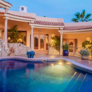 8 exterior villa lorena