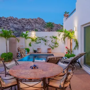 8 exterior villa loretta