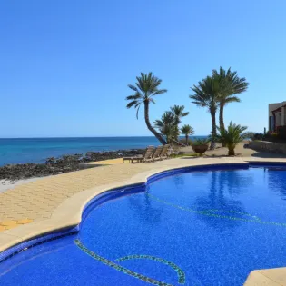 8 exterior villa marlin