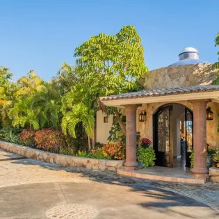 8 exterior villa vista al mar