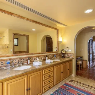 8 villa mariposa bathroom