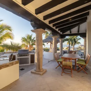 9 exterior casa corona