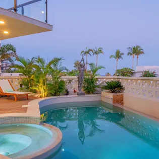 casa manta poolside 43