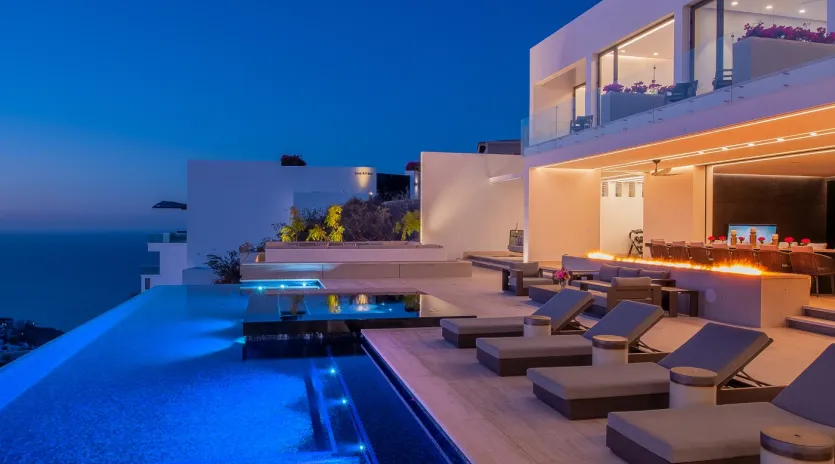 1 exterior villa aurora