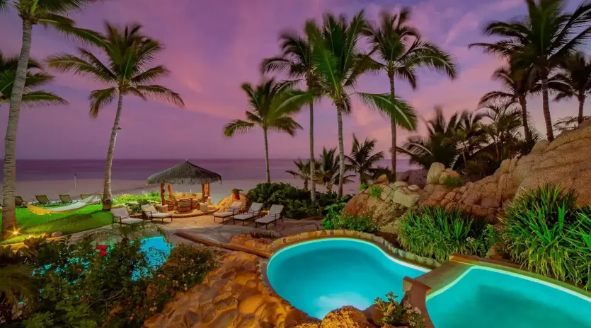 1 exterior villa las rocas