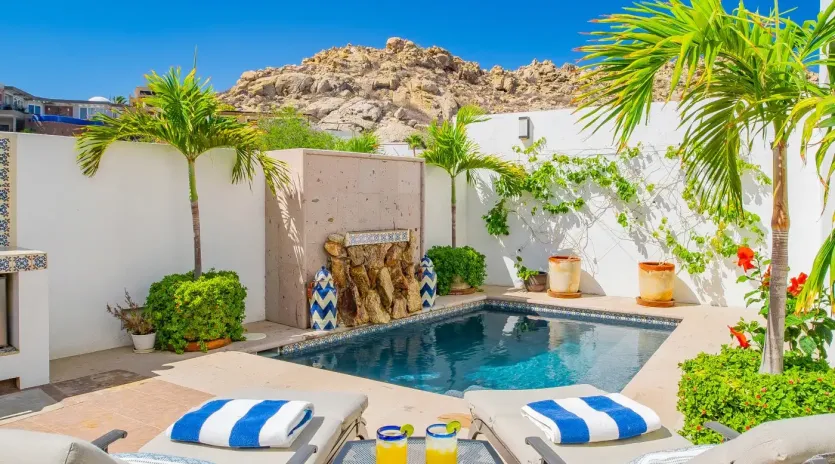 1 exterior villa loretta