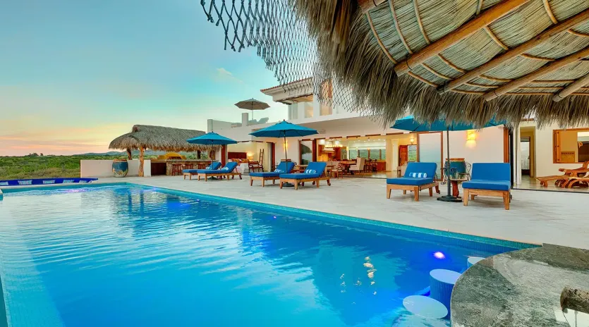 18 vllla bahia de los frailes pool exterior