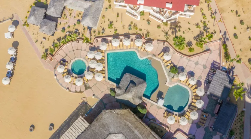 2 exterior solmar resort