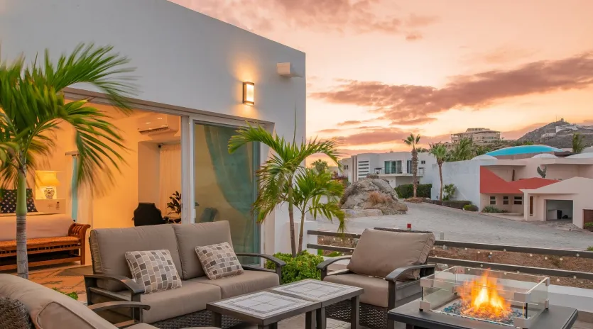 2 exterior villa loretta